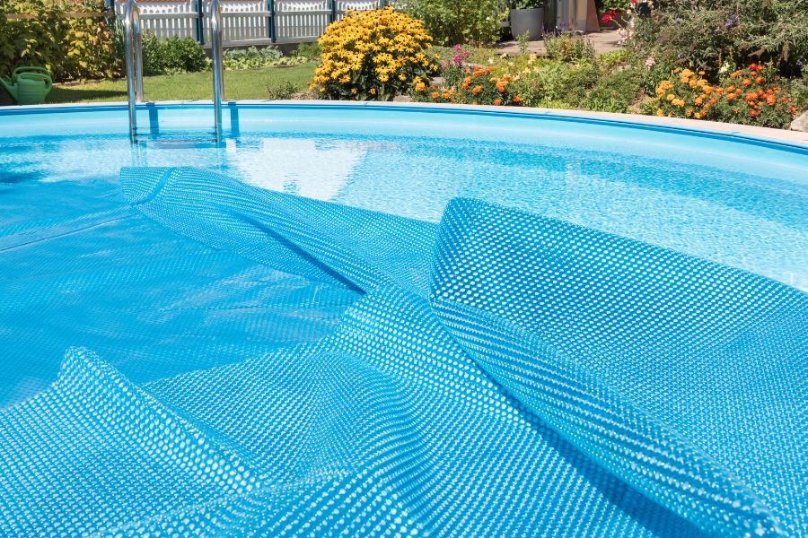 Pool solar covers on swimming pool