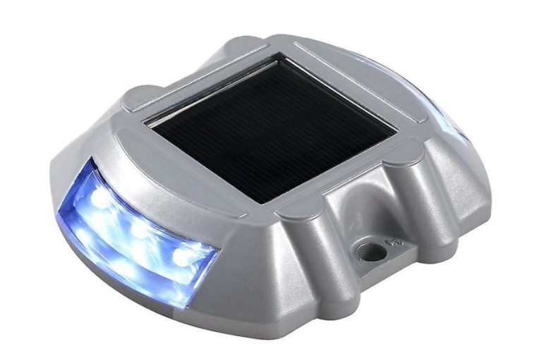 10 Best Solar Dock Lights in 2023 - Spheral Solar