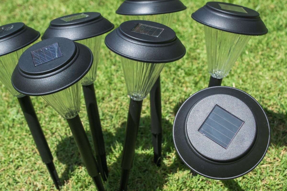 Replacement Stakes for Solar Lights – Best to Buy and DIY Guide