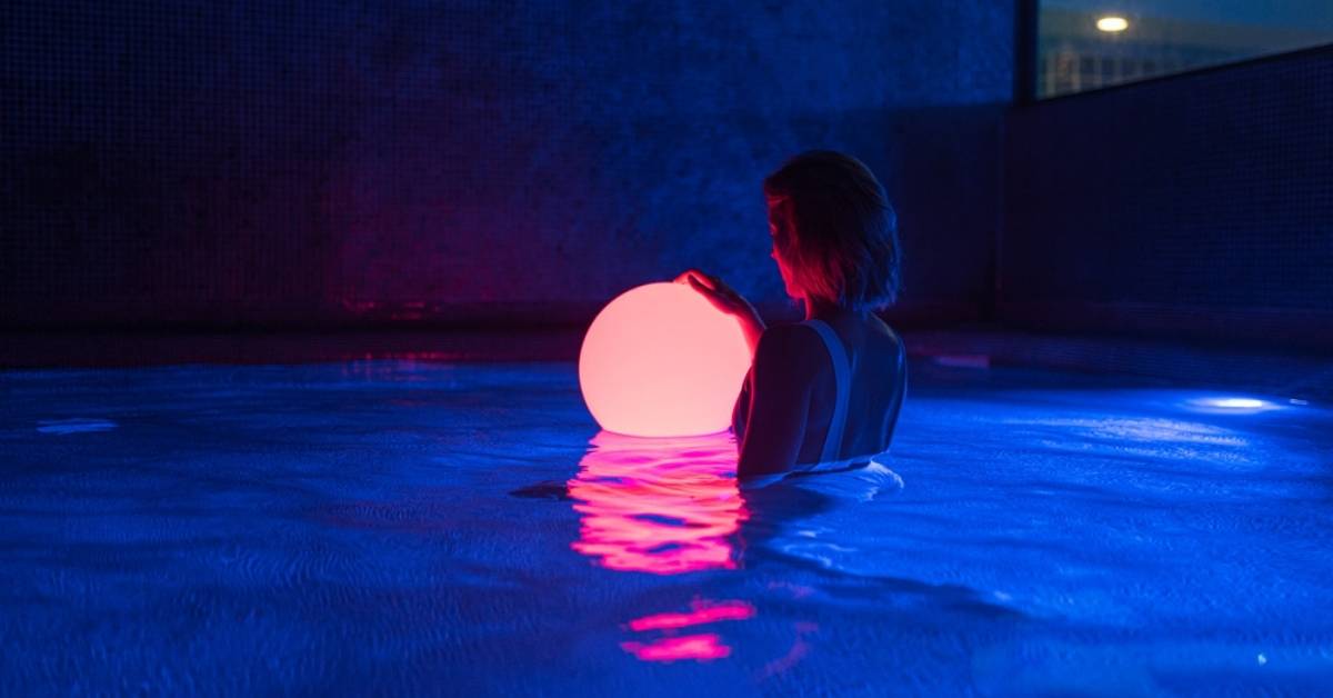 Best Solar Powered Pool Lights in 2023