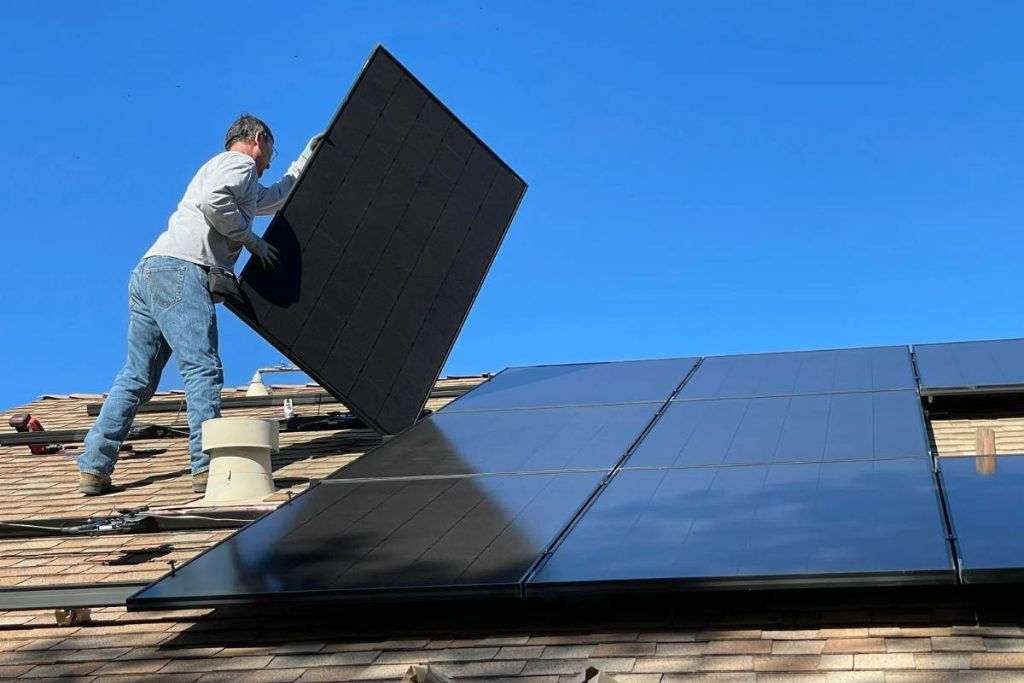 Installer calculates solar panel size