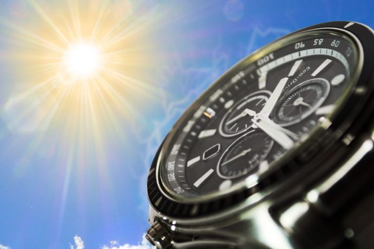 How to Charge a Solar Watch Spheral Solar